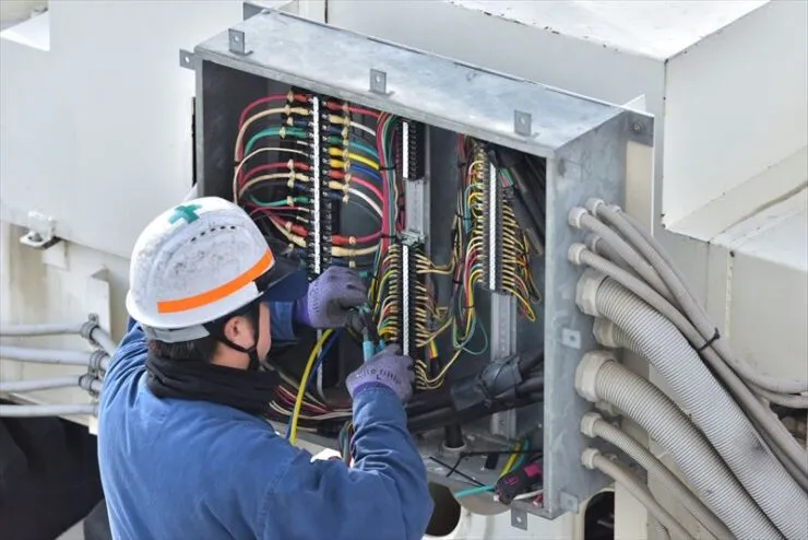 配電設備の耐用年数はどれくらい？